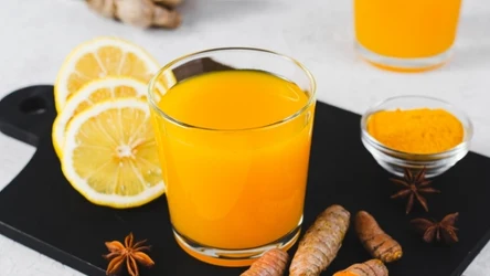 Shot z cytryną i kurkumą na wątrobę i spalanie