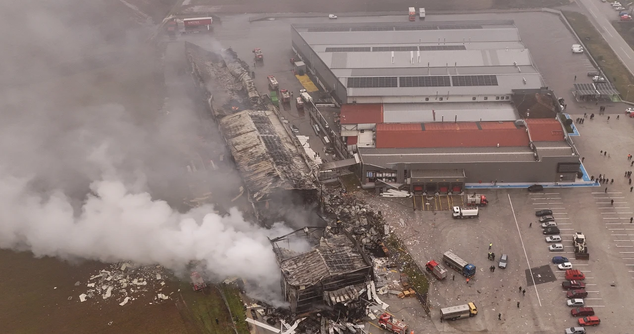 Zdjęcie: Wybuch i pożar w Grecji: pięć ofiar po wycieku propanu w fabryce ciastek