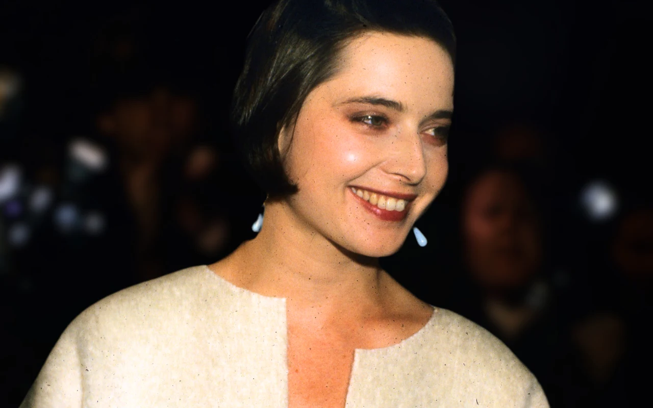 Isabella Rossellini zachwycała, i nadal zachwyca, swoją urodą. Jest jedną z kobiet z największą liczbą okładek magazynu "Vogue" w karierze