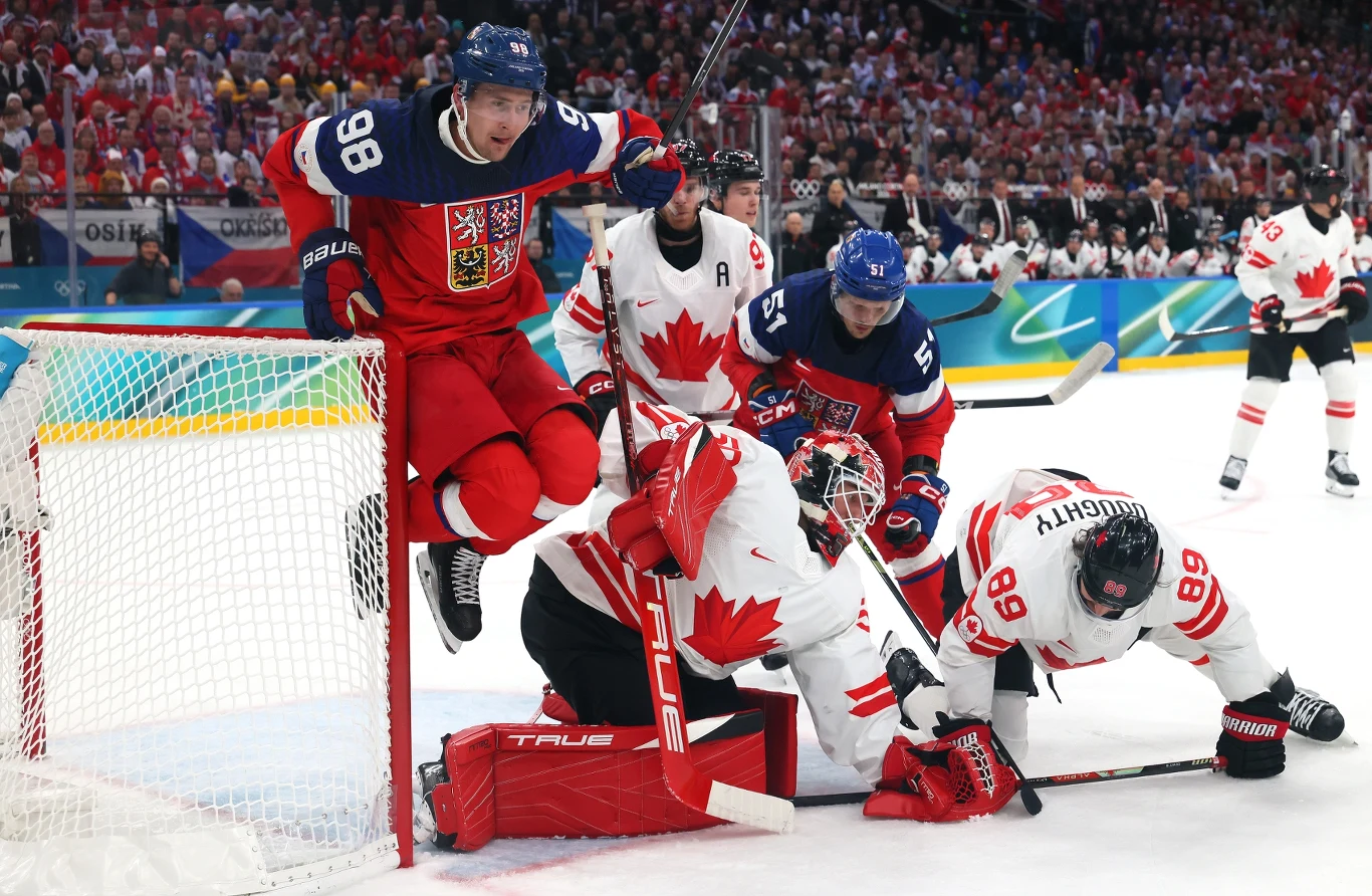 Kadr z ćwierćfinałowego meczu ZIO Kanada - Czechy Kadr z ćwierćfinałowego meczu ZIO Kanada - Czechy