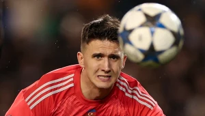 Koszmar Polaka w LM. Giganci z Anglii bez litości. Strzelili mu 12 goli