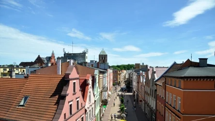 "Perła Pomorza" zachwyca seniorów. Bliskość natury oraz piękna architektura