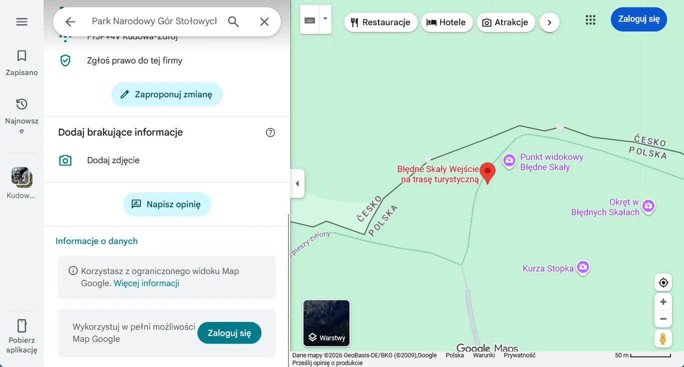Fragment mapy z zaznaczonym wejściem na trasę turystyczną Błędne Skały, położenie punktów widokowych i innych miejsc w Parku Narodowym Gór Stołowych oraz granica polsko-czeska.