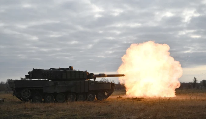 Ukraiński czołg otwiera ogień w rosyjskie pozycje 