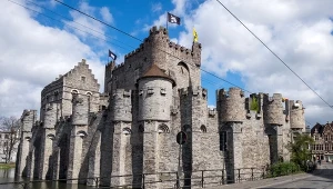 Zamek, szambo i szkielety. Skarby pod placem budowy