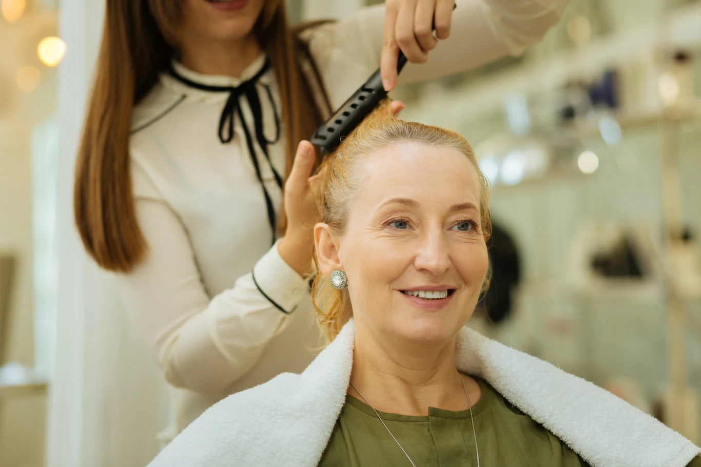 Jakie są najlepsze fryzury dla dojrzałych kobiet? 