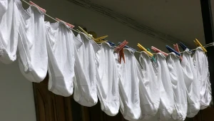 Gdzie wyrzucić starą bieliznę? Niemal każdy Polak robi to źle