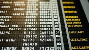 Co powinien zrobić pasażer, gdy linia lotnicza odwoła lot?