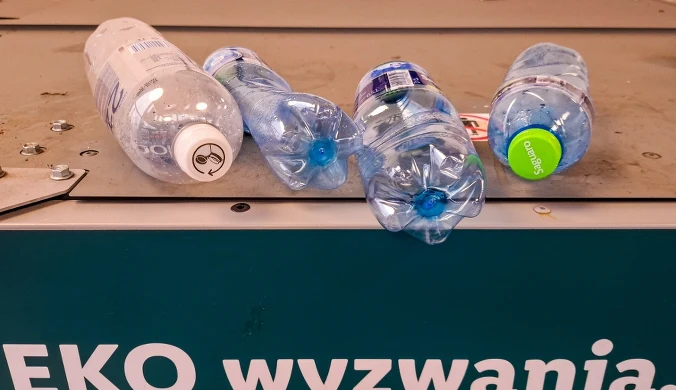 Mimo że butelki po mleku, kefirach czy jogurtach pitnych są wykonane z tworzyw sztucznych są wykluczone z systemu kaucyjnego. 