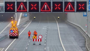 Czerwony "X" nad drogą. Zignorowanie go może się skończyć utratą uprawnień