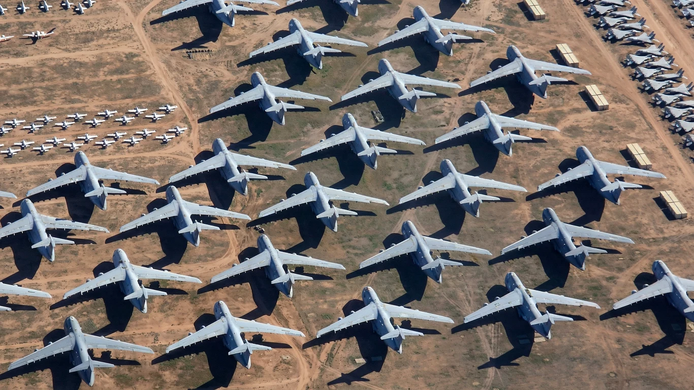 270 samolotów bojowych i 30 okrętów gotowych do ataku na Iran 270 samolotów bojowych i 30 okrętów gotowych do ataku na Iran