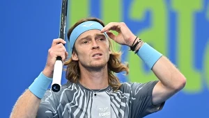 Furia Rosjanina. Nie wytrzymał i ruszył do sędziego. Rozległy się gwizdy