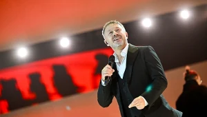 Andrzej Piaseczny podczas koncertu "Zaczęło się od morza - 100-lecie Gdyni"