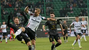 Sceny w Warszawie, sensacyjni bohaterowie Papszuna. Legia odbiła się od dna
