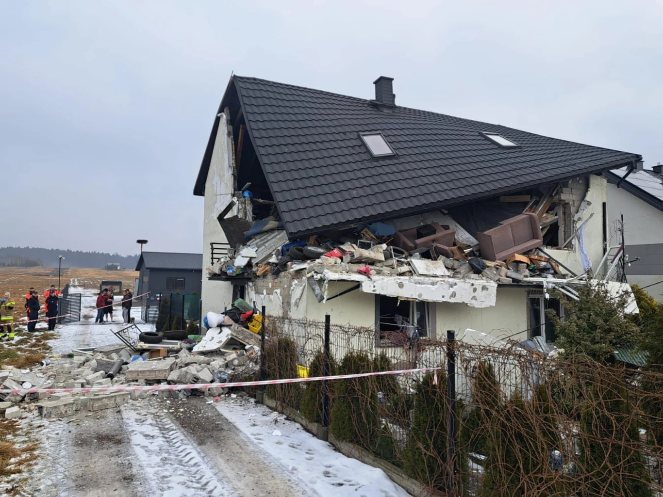 Wybuch gazu w domu jednorodzinnym. Jedna osoba ranna