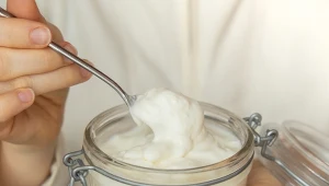 Gęsty i kremowy jogurt grecki jest sprzymierzeńcem w utracie wagi