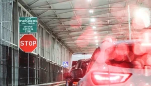 Setki cudzoziemców mają opuścić Polskę. Fala decyzji