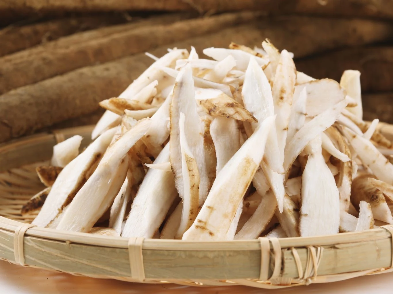 Chrzan to naturalny antybiotyk, pomaga na reumatyzm i przyspiesza metabolizm. Chrzan to naturalny antybiotyk, pomaga na reumatyzm i przyspiesza metabolizm.