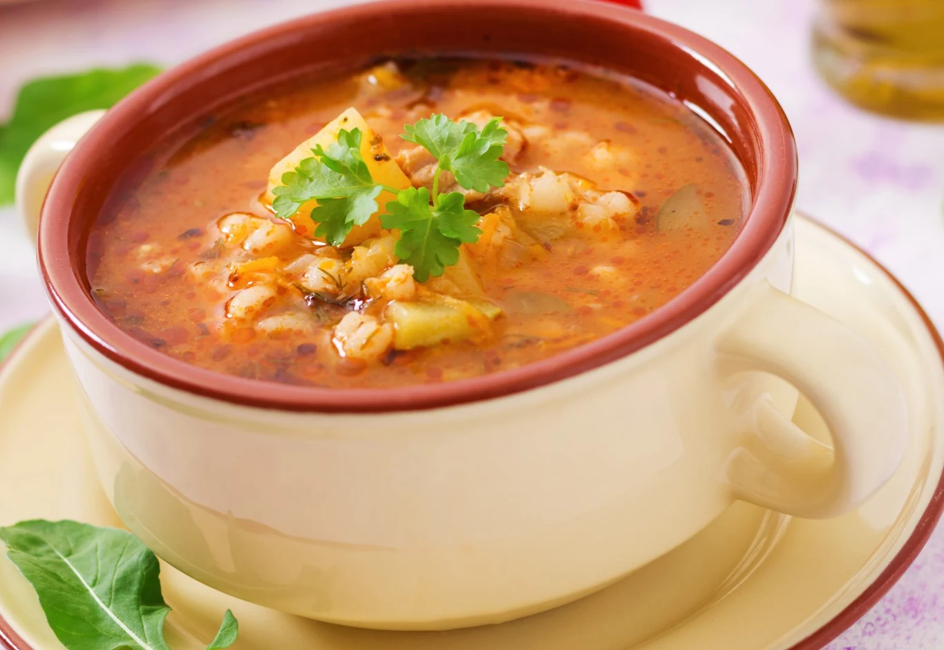 Ta zupa jest niezwykle sycąca Ta zupa jest niezwykle sycąca