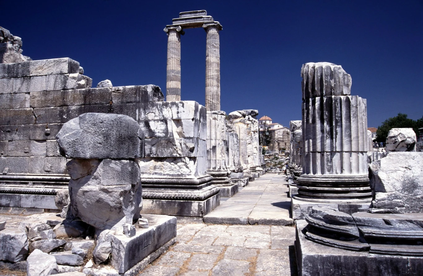 Świątynia Apollina w miejscowości Didim robi wrażenie
