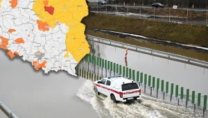 Zalana droga ekspresowa numer 6 na Pomorzu Zachodnim. IMGW ostrzega przed możliwymi kolejnymi podtopieniami. W czterech rzekach przekroczone są stany alarmowe