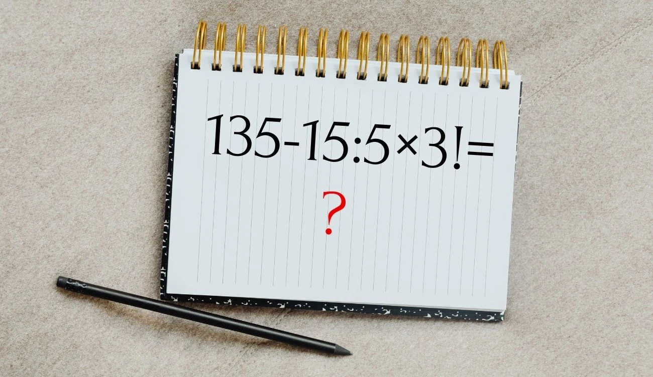 Jak poradzisz sobie z zagadką matematyczną? Notes w kratkę z czarnym długopisem oraz równaniem matematycznym zapisanym na stronie: 135-15:5×3!= i czerwony znak zapytania.