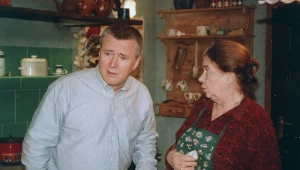 Włodzimierz Matuszak i Katarzyna Łaniewska na planie "Plebanii"