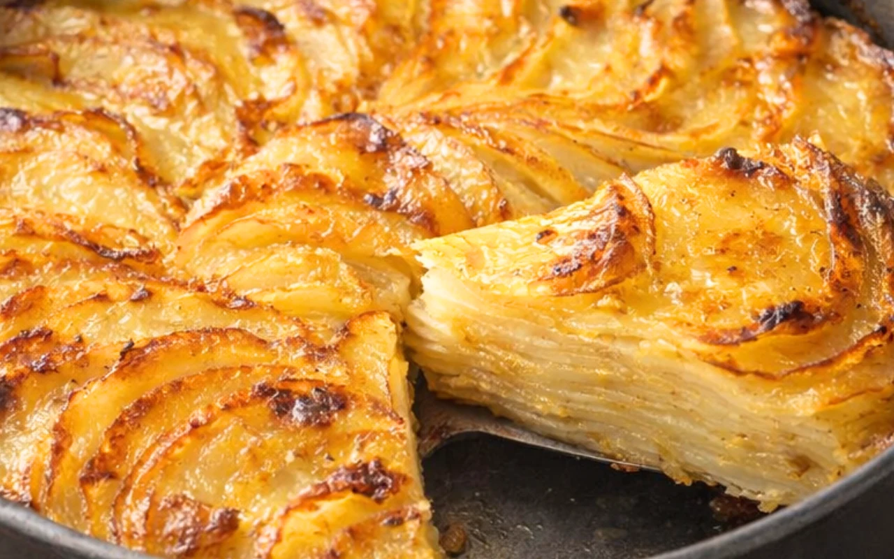 To najpiękniejsze danie z ziemniaków. Wygląda jak elegancki tort