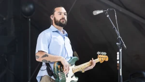 Ross MacDonald - basista zespołu The 1975