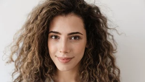 Te kobiety hipnotyzują spojrzeniem. Ludzie lgną do nich bez powodu