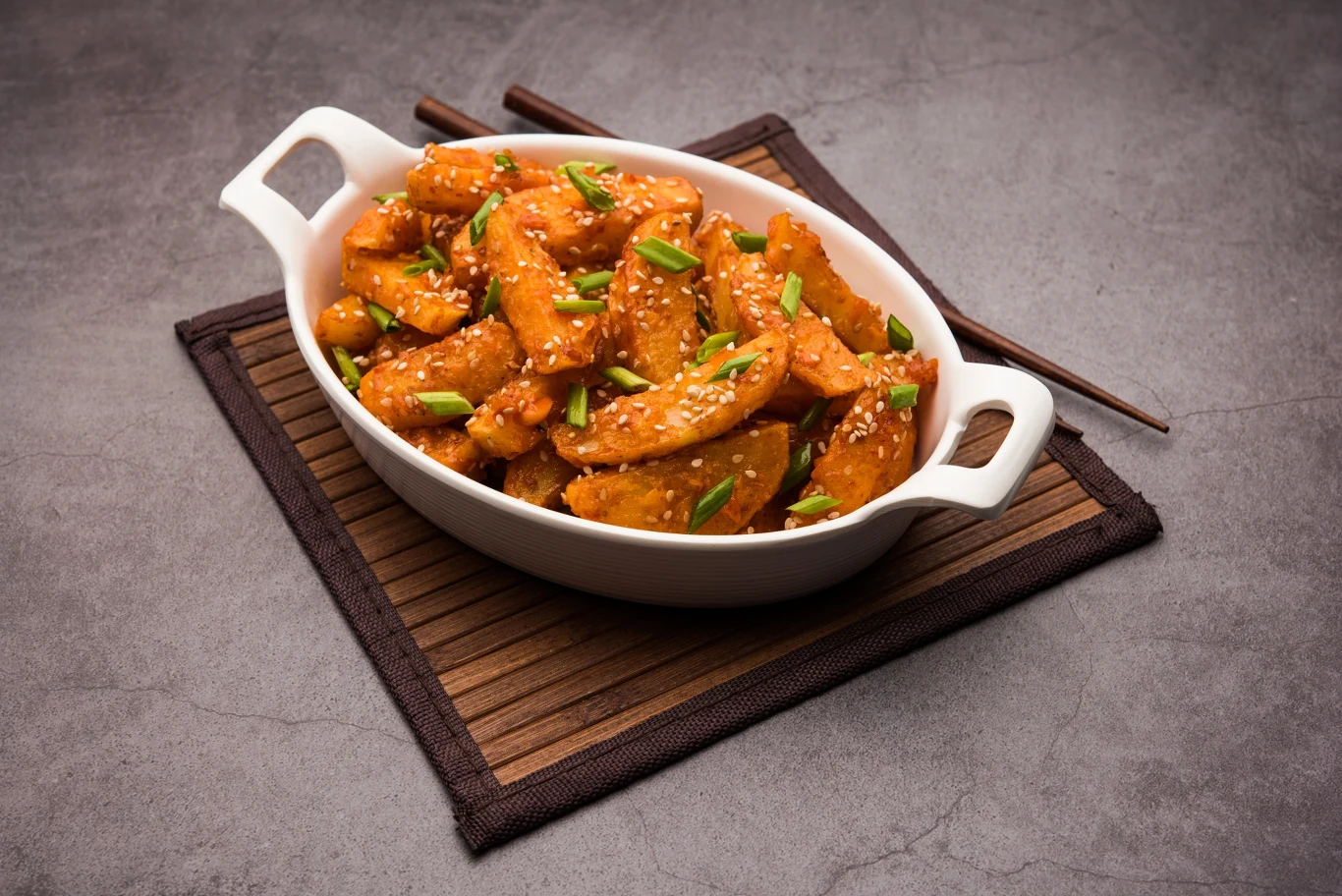 Ziemniaki po azjatycku to aromatyczna alternatywa dla frytek