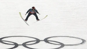 Skoki narciarskie. Ren Nikaido w locie