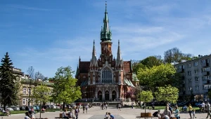 Znany, brytyjski portal poleca Kraków na wielkanocny, tygodniowy wypad. Na zdjęciu Rynek Podgórski