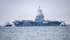 Rosyjski dron nad lotniskowcem. Szwedzkie wojsko w akcji na Bałtyku