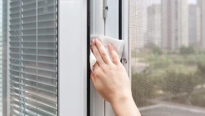 Najgorsza pora do mycia okien. Będziesz mieć dwa razy więcej pracy