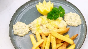 Nadmorska elegancja na talerzu, czyli smażona sola z domowym sosem tatarskim