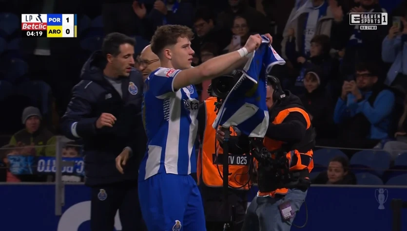 Gol Oskara Pietuszewskiego już w pierwszej minucie dla FC Porto! WIDEO (Eleven Sports)