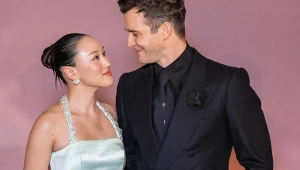 Yerin Ha i Luke Thompson wcielili się w głównych bohaterów 4. sezonu Bridgertonów