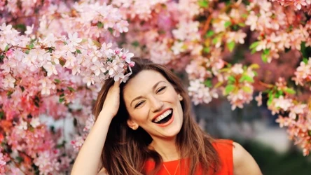 Krótkie imię żeńskie. W Polsce nosi je ponad 150 kobiet