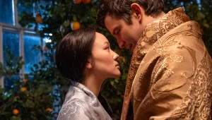 "Bridgertonowie": Yerin Ha i Luke Thompson