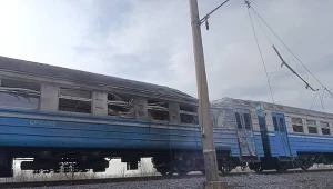 Rosjanie przeprowadzili atak dronowy na cywilny pociąg, nie żyje jedna osoba