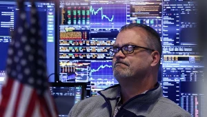 Poniedziałek przyniósł niepokój na światowe rynki. Na zdj. otwarcie sesji w Nowym Jorku (NYSE)