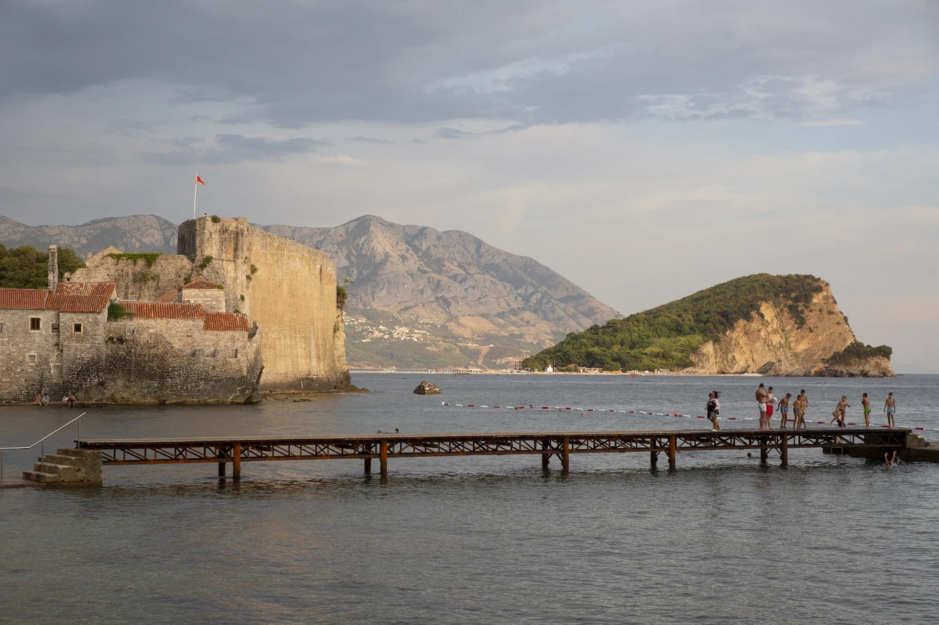 Czarnogóra to mały, lecz różnorodny kraj. Idealny na wakacje