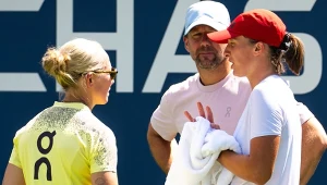 Iga Świątek z członkami swojego sztabu szkoleniowego, Darią Abramowicz i Wimem Fissette'em
