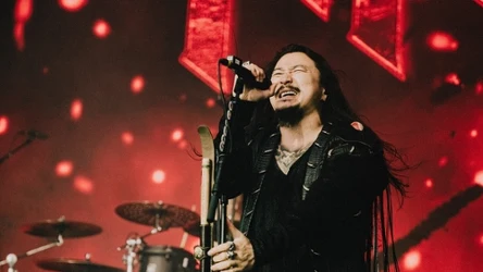 Nyamjantsan "Jaya" Galsanjamts (The Hu) w akcji