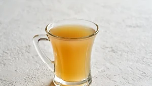 Pij codziennie na czczo. Czyści jelita i wymiata tłuszcz z brzucha