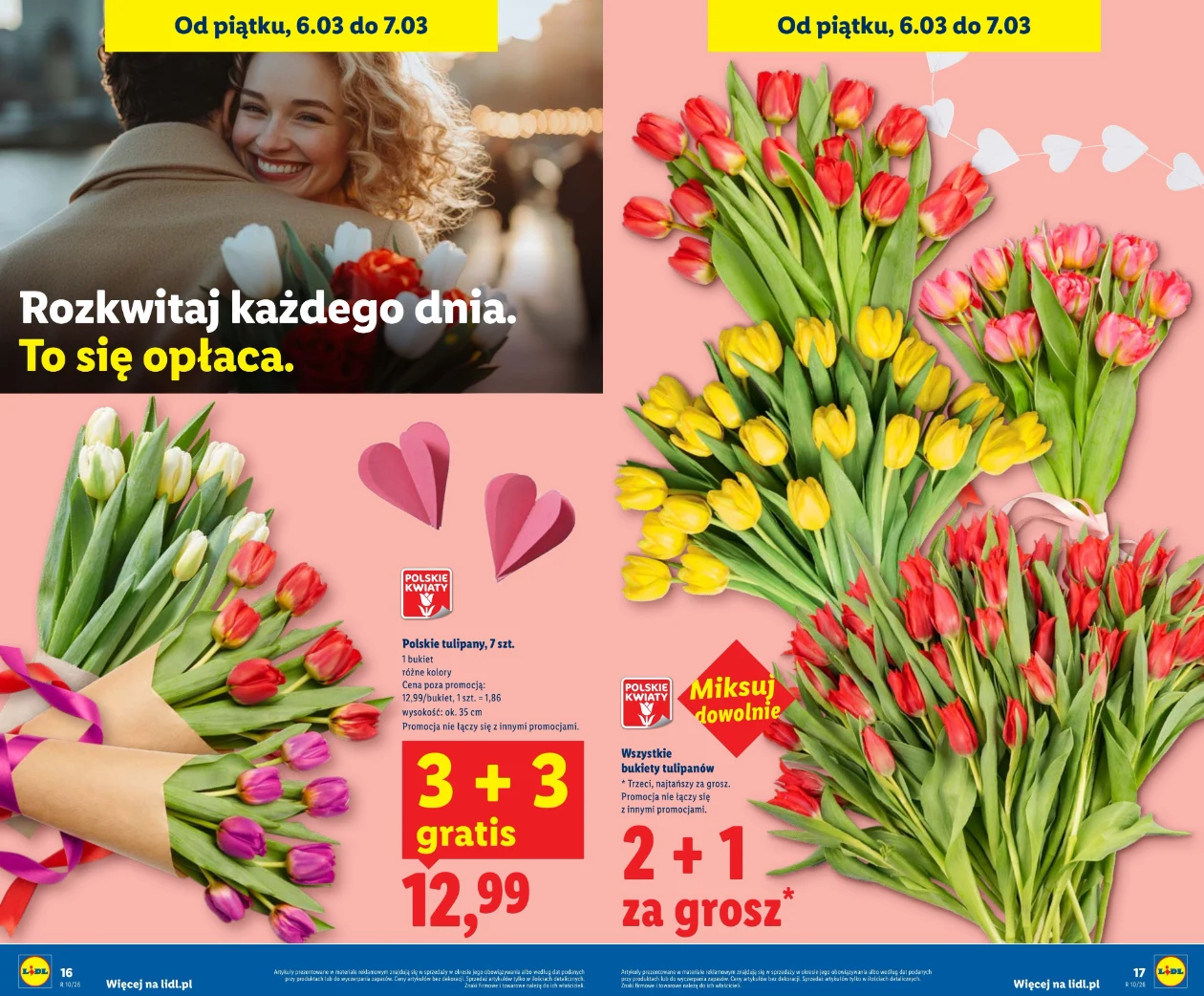 Dzień Kobiet – oferta kwiatów w Lidl, źródło: gazetka Lidl, str. 16-17 Bukiety kolorowych tulipanów owinięte w papier, czerwone, żółte, różowe i białe kwiaty ułożone na jasnym tle, obok grafika z parą trzymającą bukiet, napisy promocyjne informujące o ofercie 3+3 gratis oraz 2+1 za grosz, serca jako motyw ozdobny.