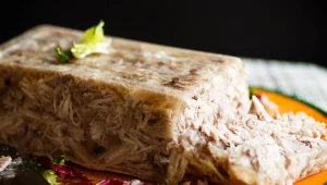 Rozpływa się w ustach i wspiera stawy. Polska galareta się przy niej chowa 