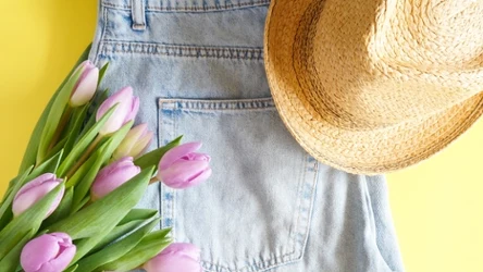 Jakie spodnie będą najmodniejsze wiosną 2026? Sprawdź, czym są jeansy stovepipe i jak je nosić. 