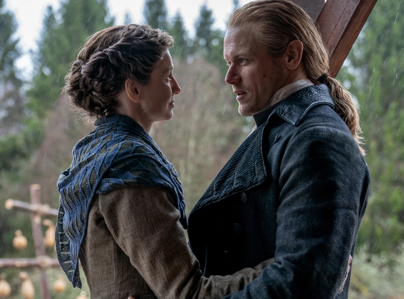 "Outlander": Claire (Caitriona Balfe) i Jamie (Sam Heughan)